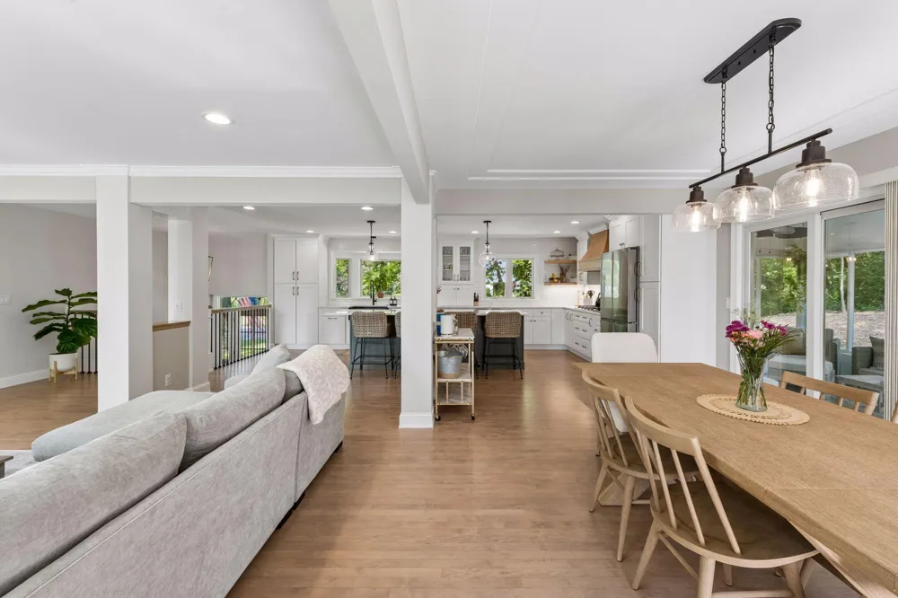 2312 Sheridan Hills Road Wayzata, MN 55391