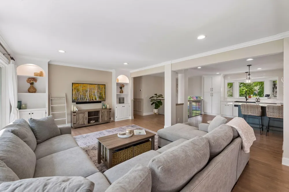 2312 Sheridan Hills Road Wayzata, MN 55391