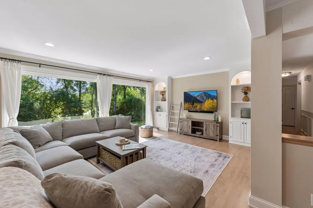 2312 Sheridan Hills Road Wayzata, MN 55391