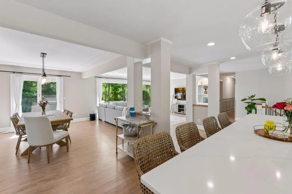 2312 Sheridan Hills Road Wayzata, MN 55391