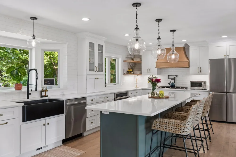 2312 Sheridan Hills Road Wayzata, MN 55391
