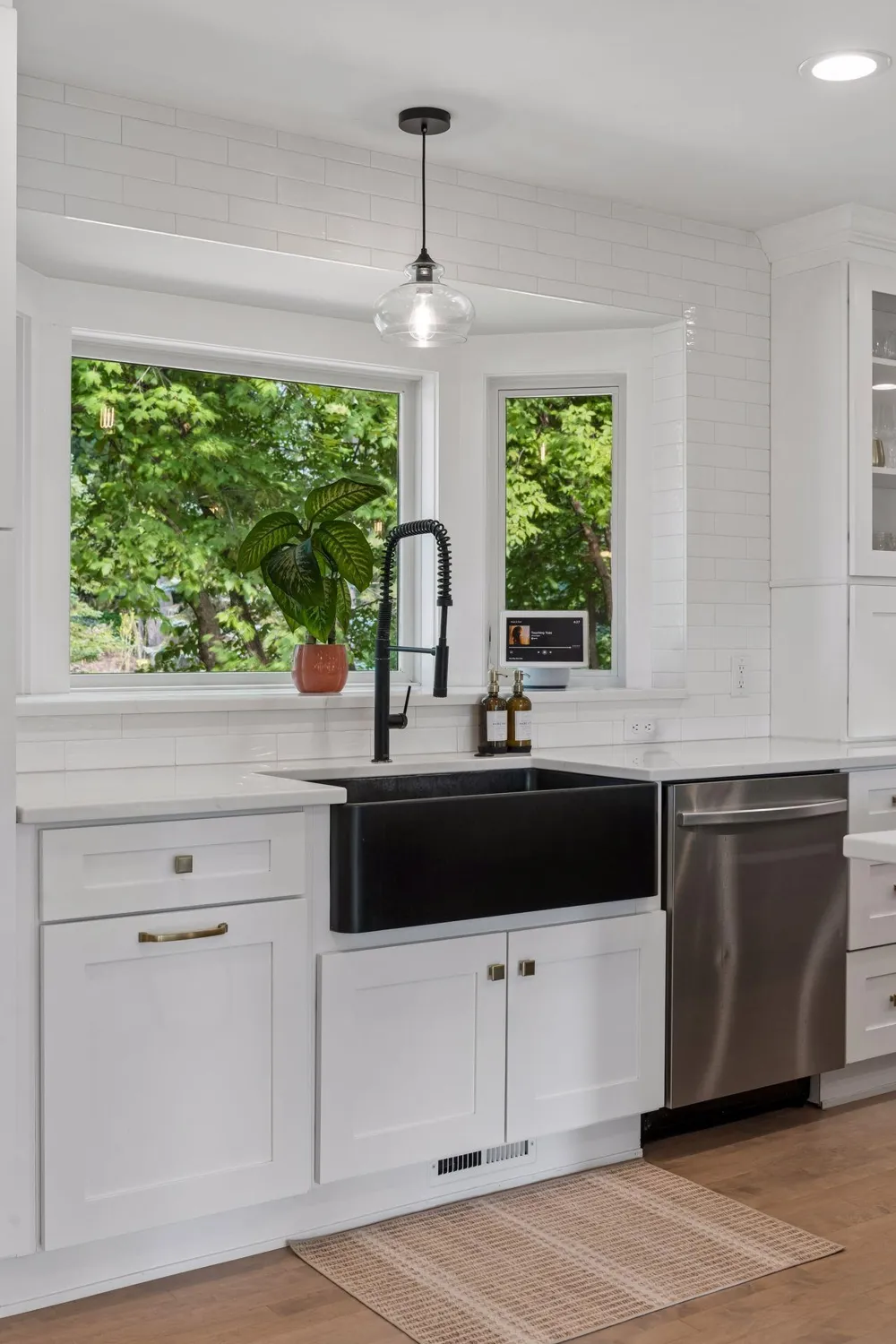 2312 Sheridan Hills Road Wayzata, MN 55391