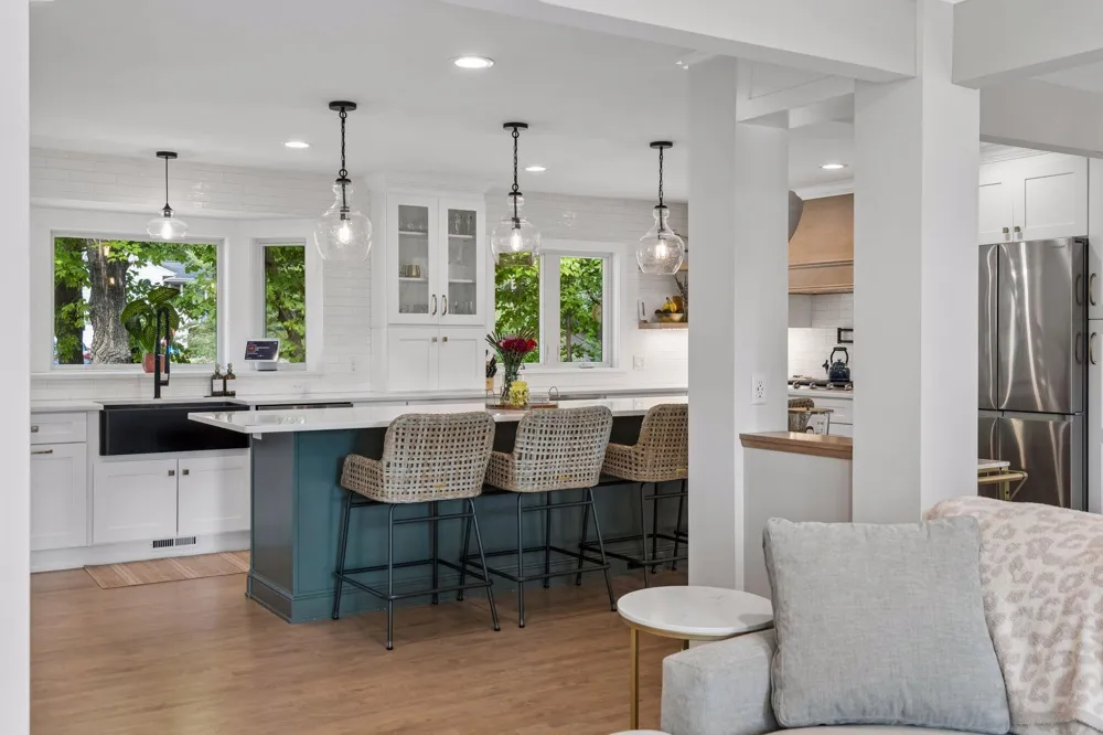 2312 Sheridan Hills Road Wayzata, MN 55391