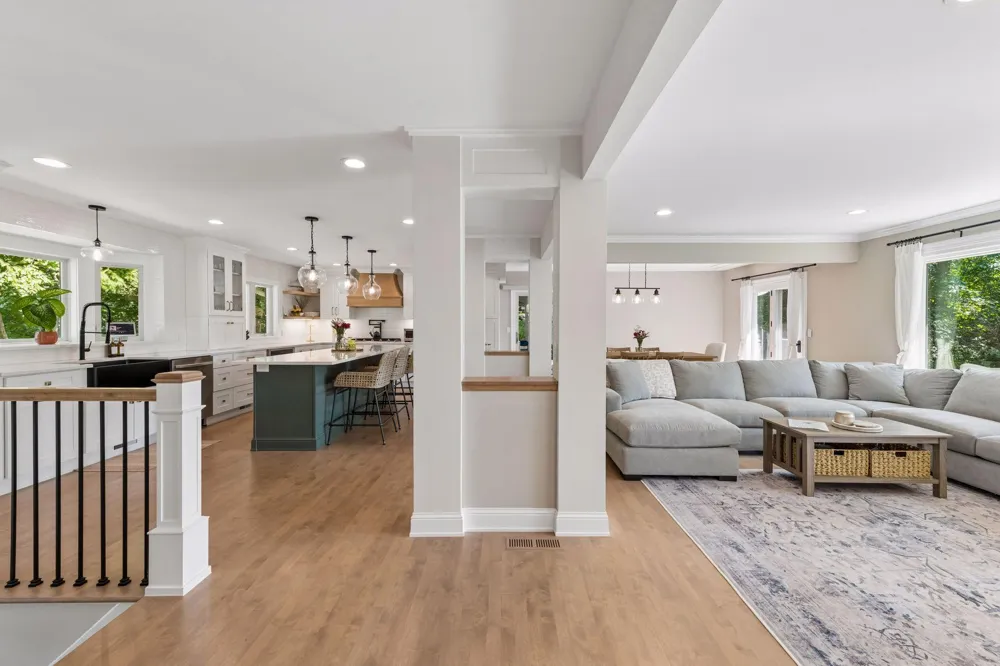 2312 Sheridan Hills Road Wayzata, MN 55391