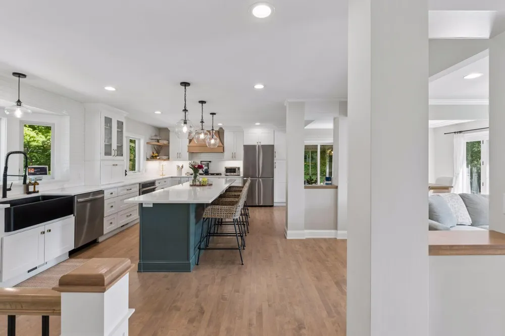 2312 Sheridan Hills Road Wayzata, MN 55391