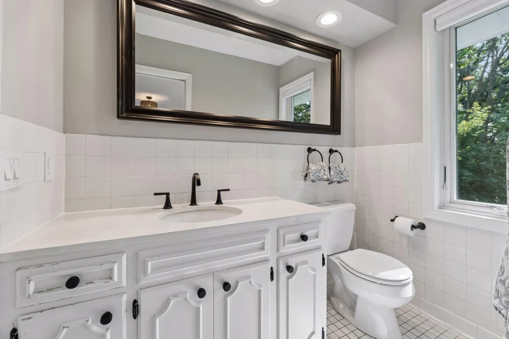 2312 Sheridan Hills Road Wayzata, MN 55391