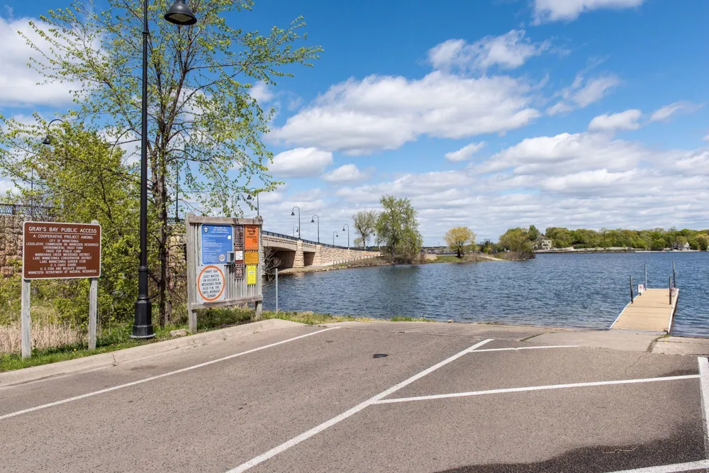 2312 Sheridan Hills Road Wayzata, MN 55391