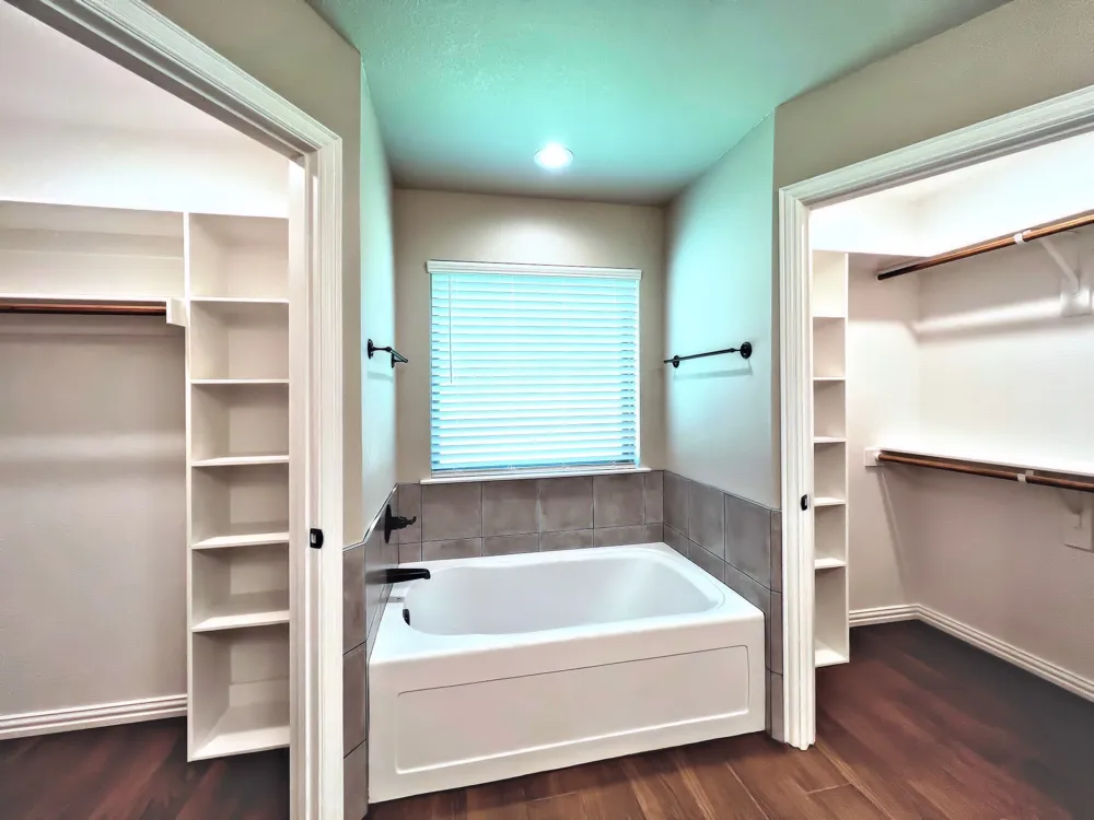 219 Clover Circle Weatherford, TX 76086