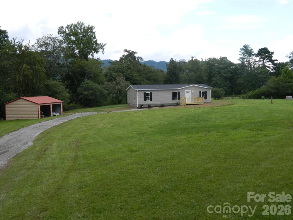3944 Hollywood Ridge Road NE Lenoir, NC 28645