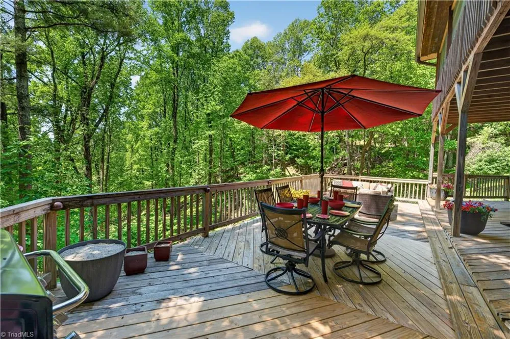 102 Overland Trl Fancy Gap, VA 24328