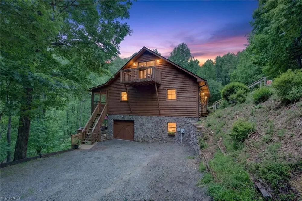 102 Overland Trl Fancy Gap, VA 24328