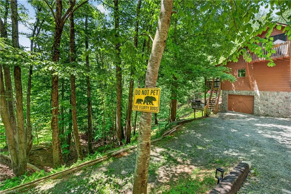 102 Overland Trl Fancy Gap, VA 24328