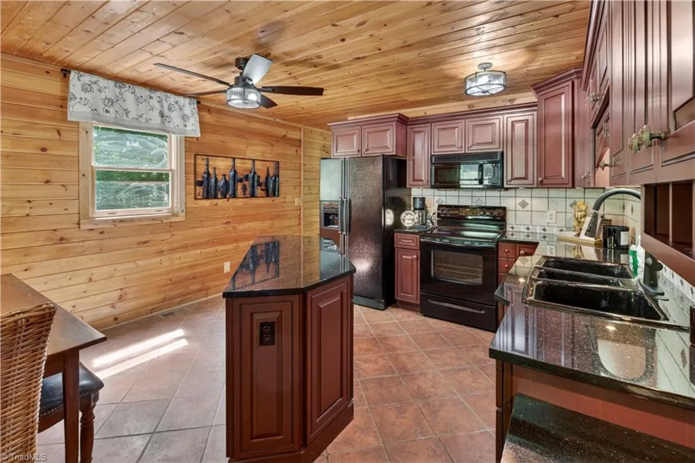 102 Overland Trl Fancy Gap, VA 24328