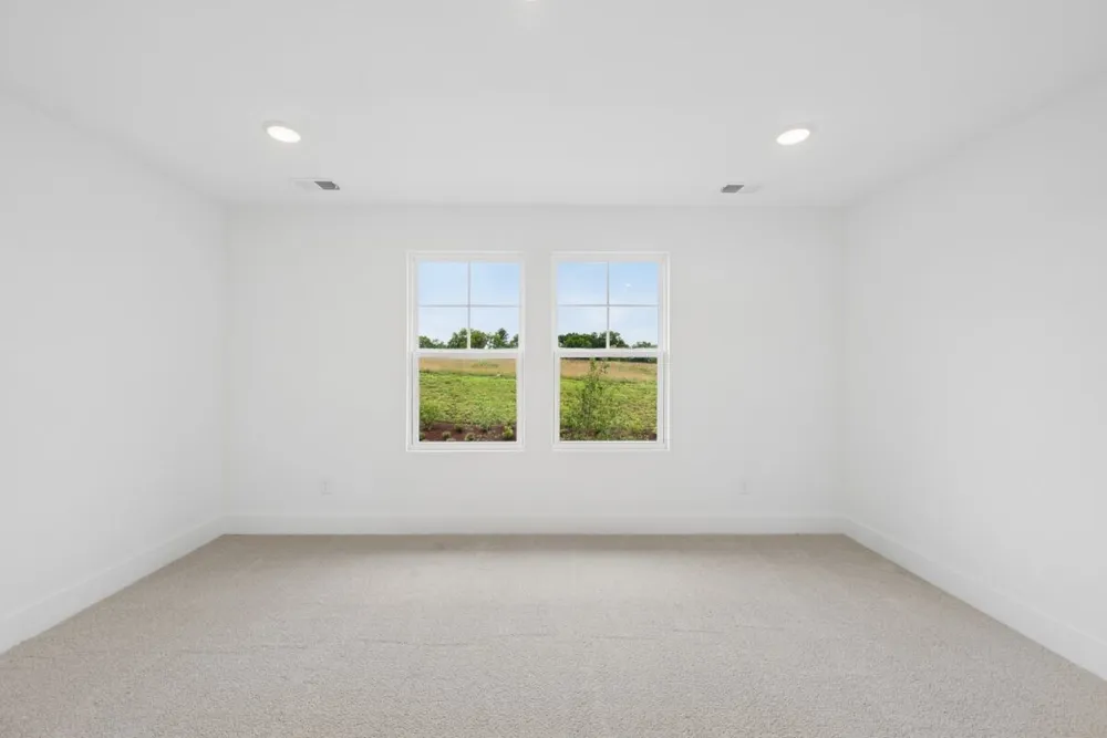 2575 Peaceful Valley Dr Columbia, TN 38401