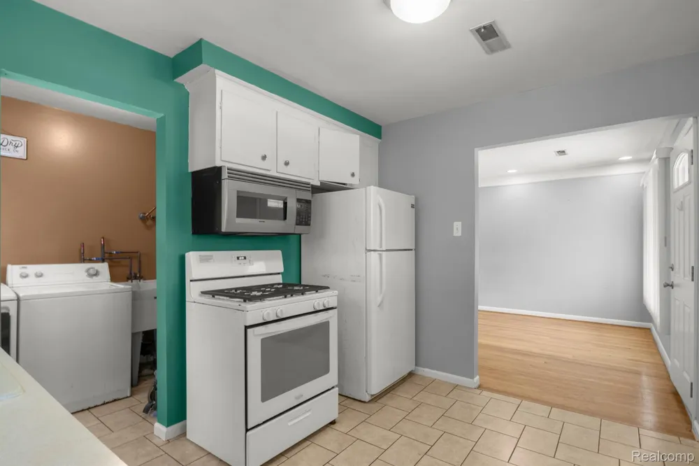 29014 Block Street Garden City City, MI 48135