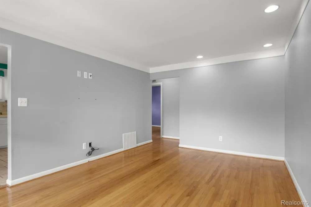 29014 Block Street Garden City City, MI 48135