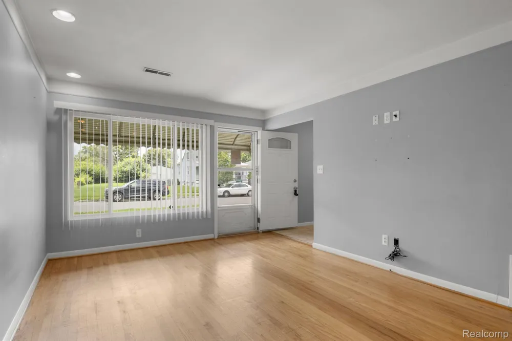 29014 Block Street Garden City City, MI 48135