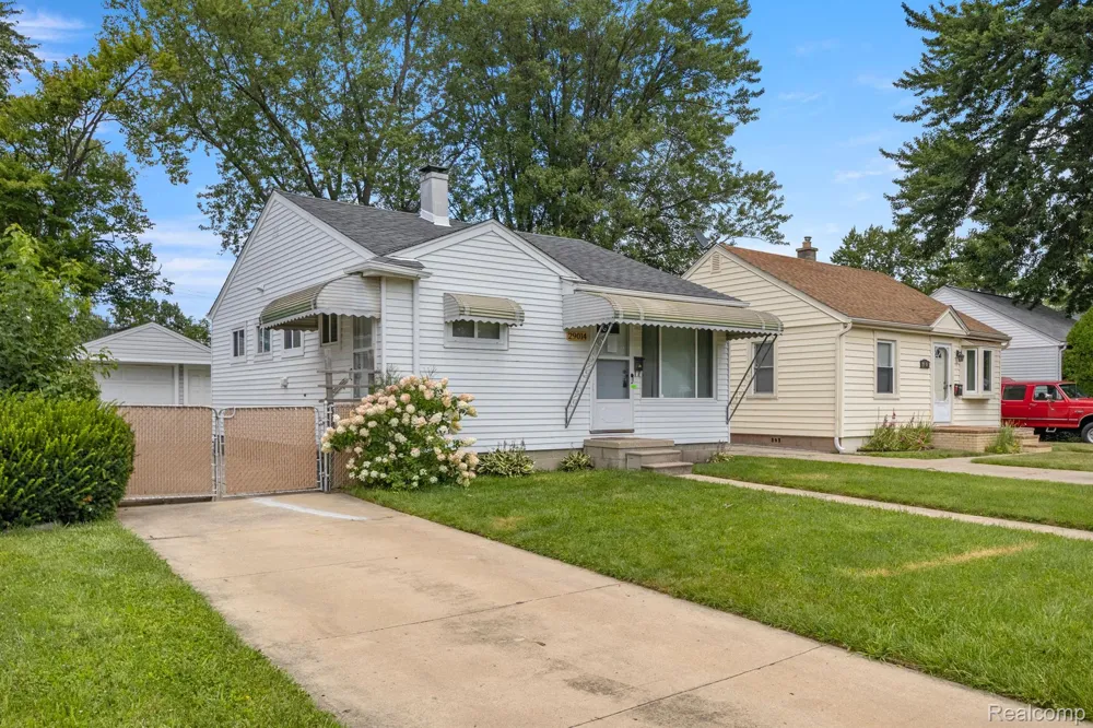 29014 Block Street Garden City City, MI 48135
