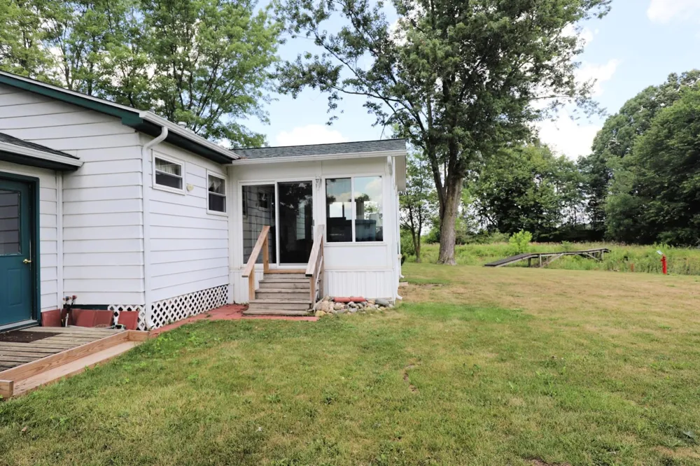 1415 S Nichols Road Clayton Charter Township, MI 48473
