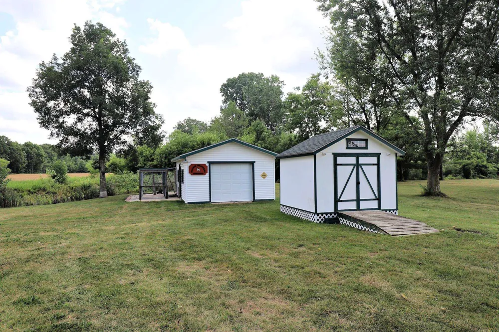 1415 S Nichols Road Clayton Charter Township, MI 48473