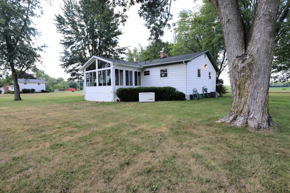 1415 S Nichols Road Clayton Charter Township, MI 48473