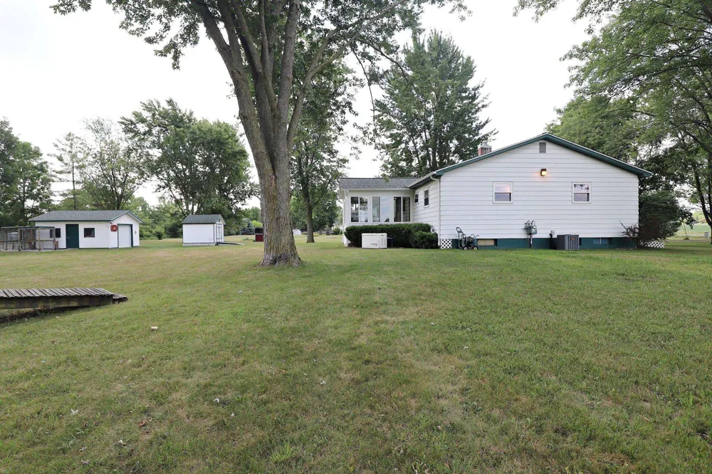 1415 S Nichols Road Clayton Charter Township, MI 48473