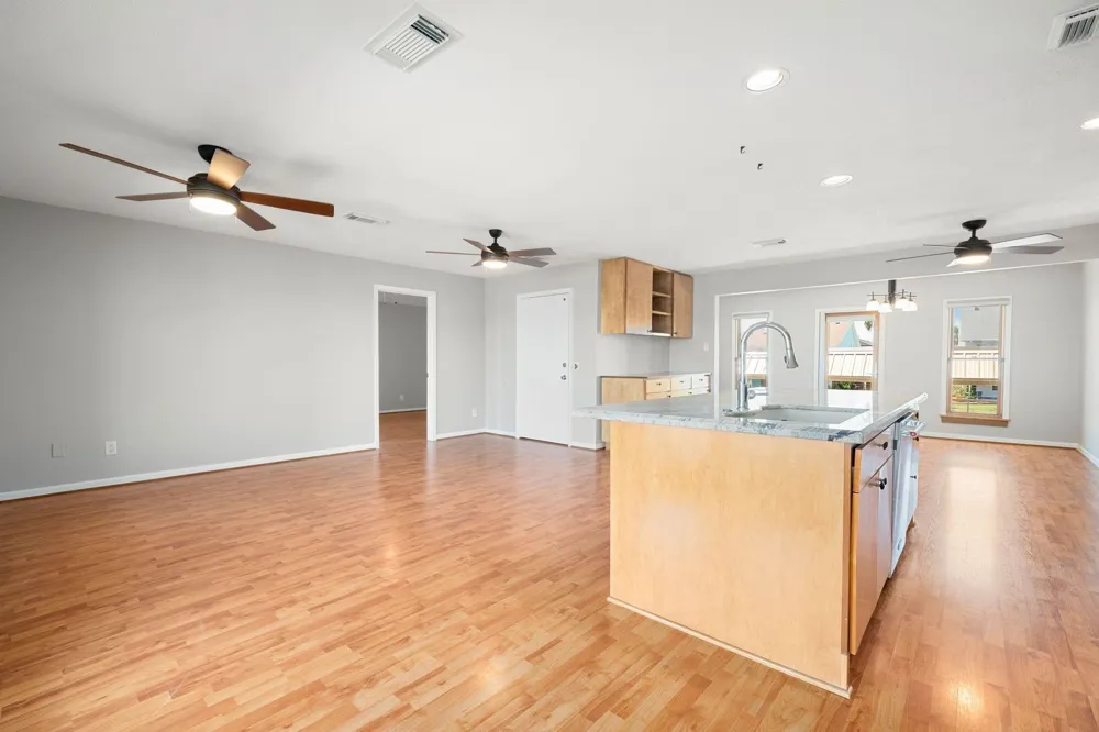 1264 Blue Heron Street Hitchcock, TX 77563