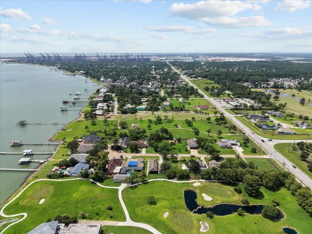 2311 S Broadway La Porte, TX 77571