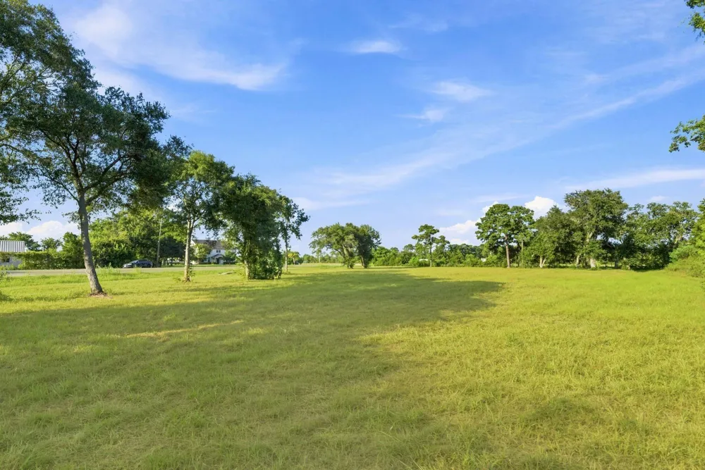 6255 Main Street Hitchcock, TX 77563