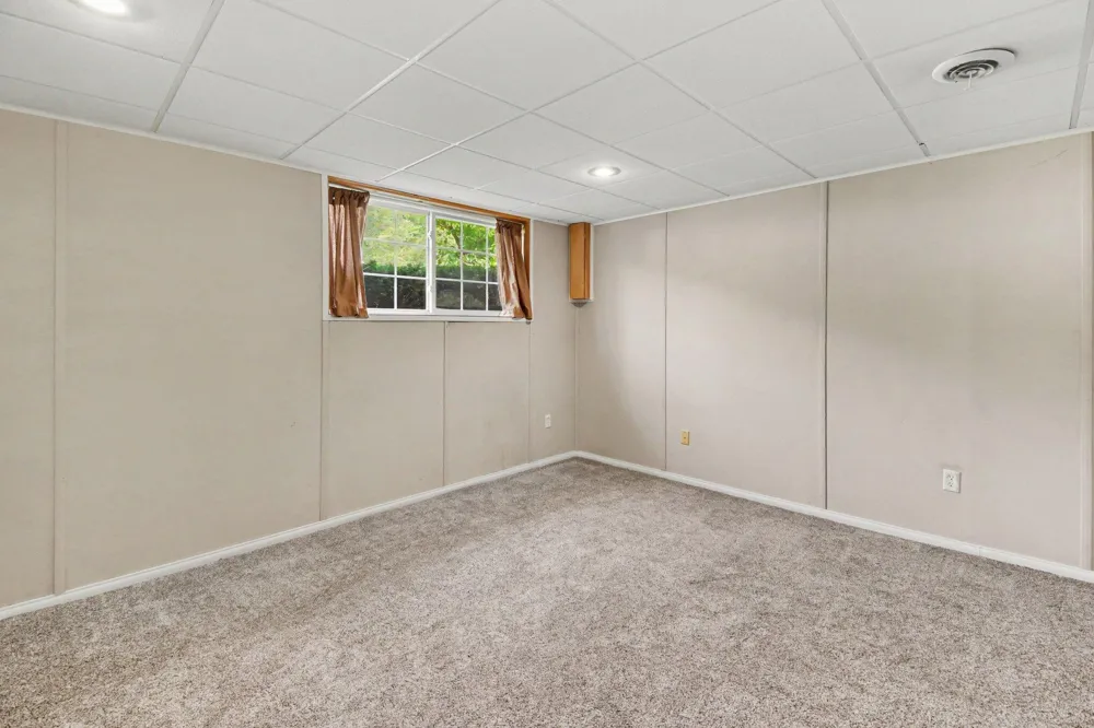 15116 Briarwood Street Grand Haven, MI 49417
