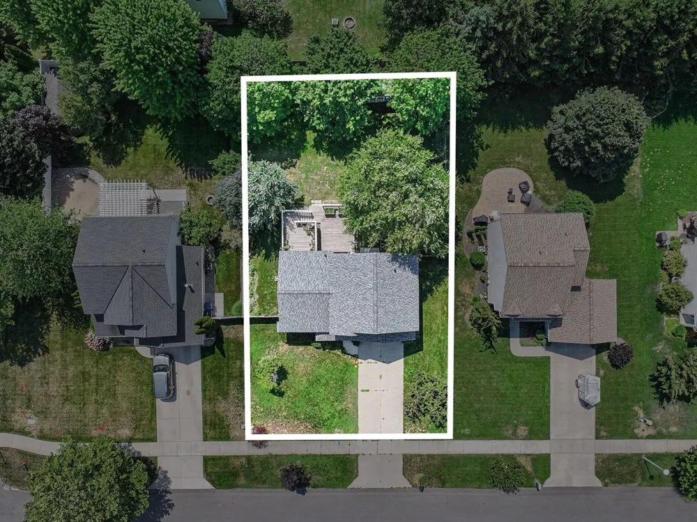 15116 Briarwood Street Grand Haven, MI 49417