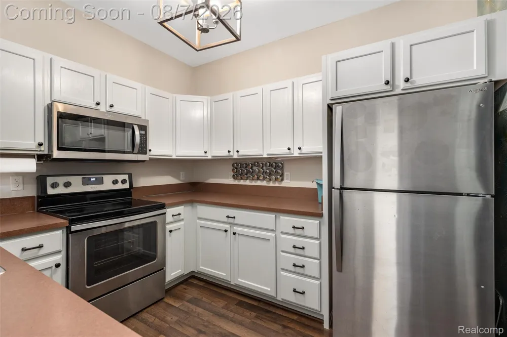 300 Beverly Avenue Auburn Hills City, MI 48326