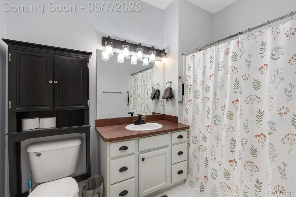 300 Beverly Avenue Auburn Hills City, MI 48326