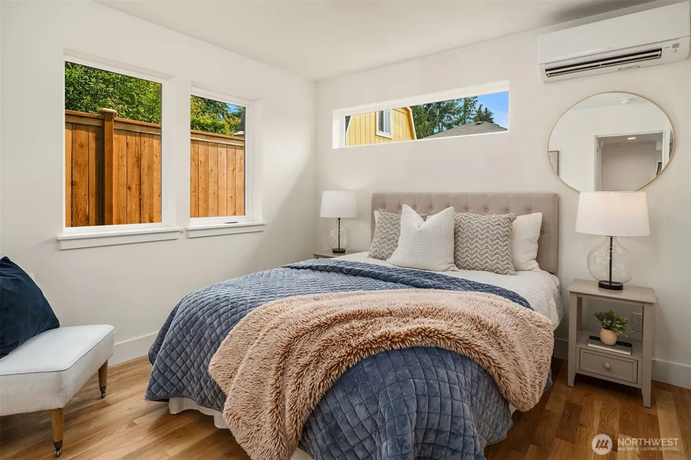 4347 SW Willow Street Seattle, WA 98136