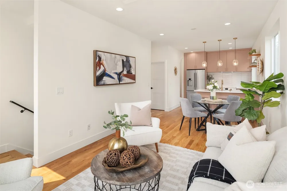 4347 SW Willow Street Seattle, WA 98136