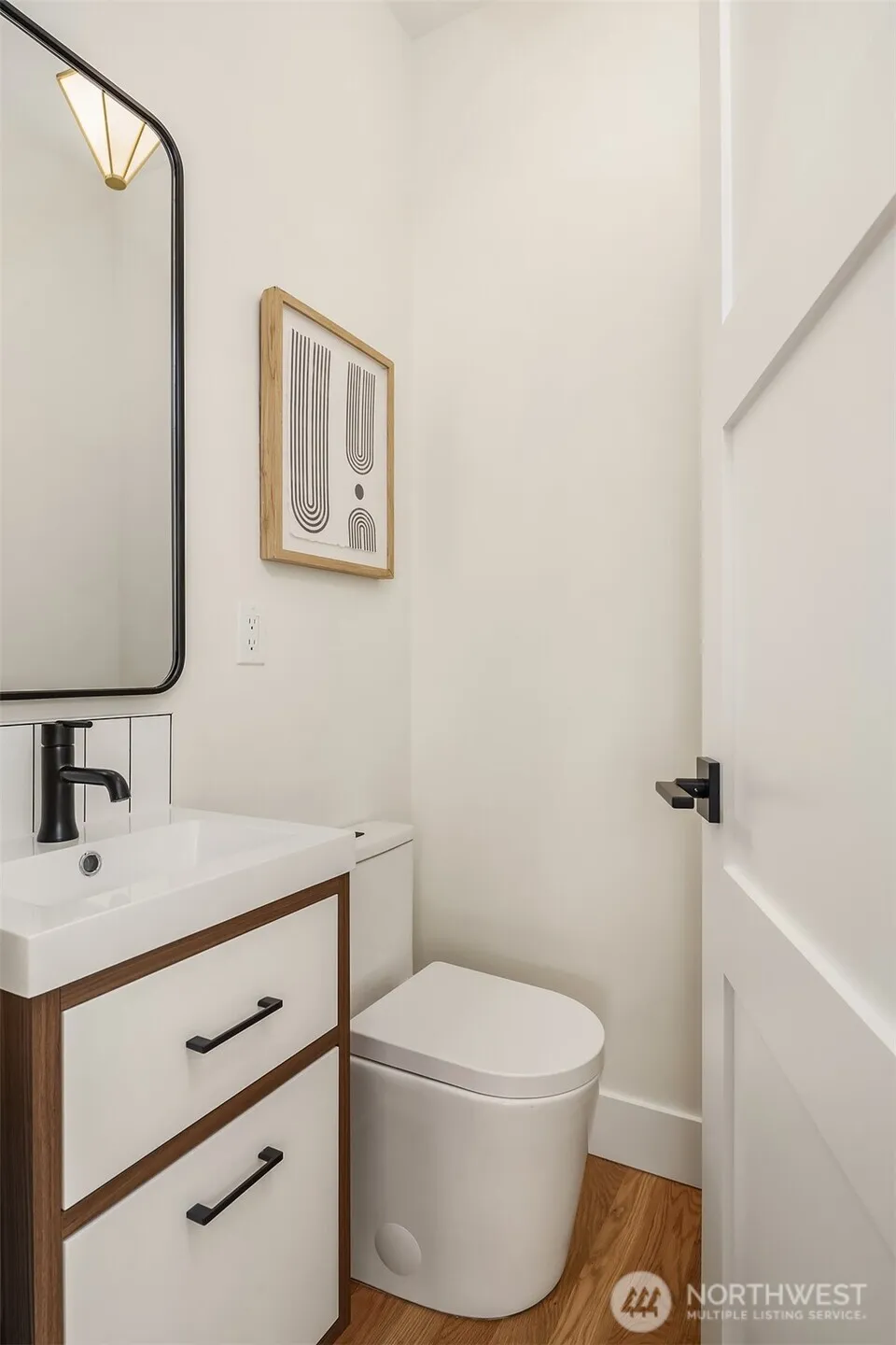 4347 SW Willow Street Seattle, WA 98136