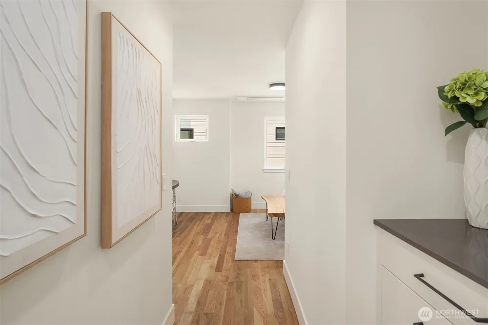 4347 SW Willow Street Seattle, WA 98136