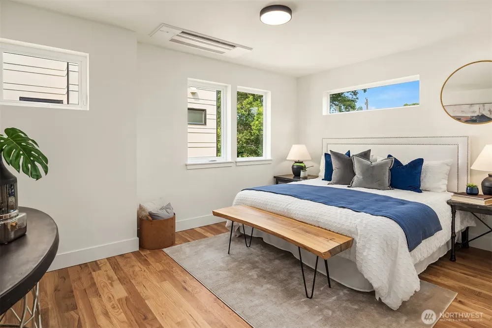 4347 SW Willow Street Seattle, WA 98136