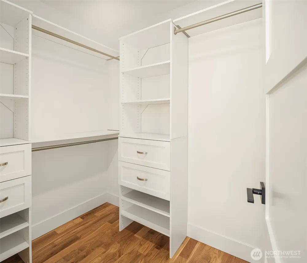 4347 SW Willow Street Seattle, WA 98136