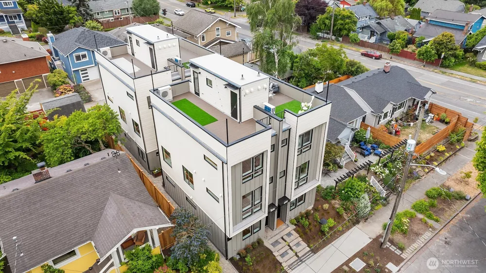 4347 SW Willow Street Seattle, WA 98136