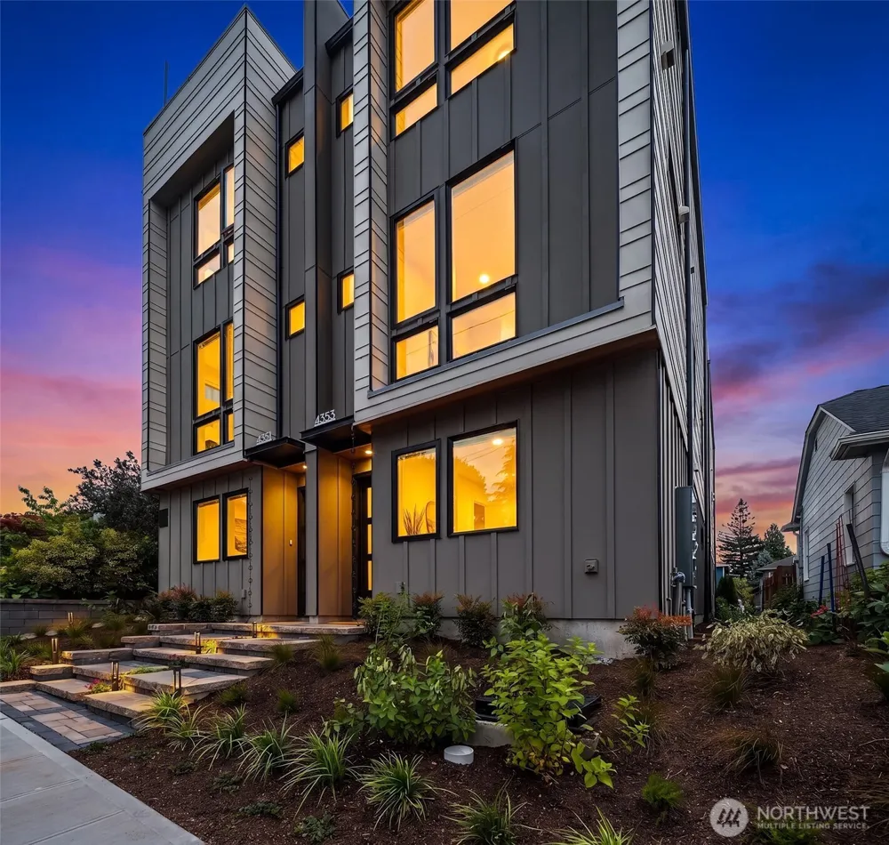 4347 SW Willow Street Seattle, WA 98136