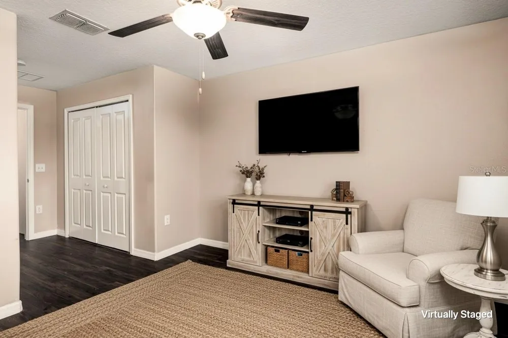 724 ROYAL EMPRESS DRIVE Ruskin, FL 33570