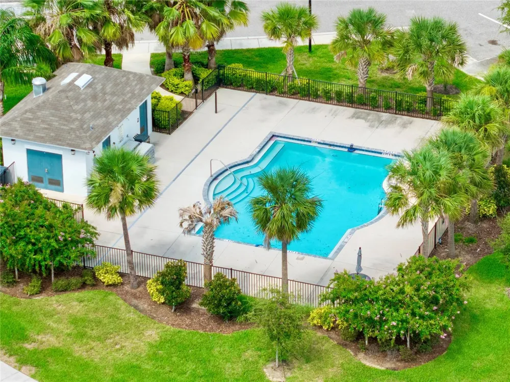 724 ROYAL EMPRESS DRIVE Ruskin, FL 33570