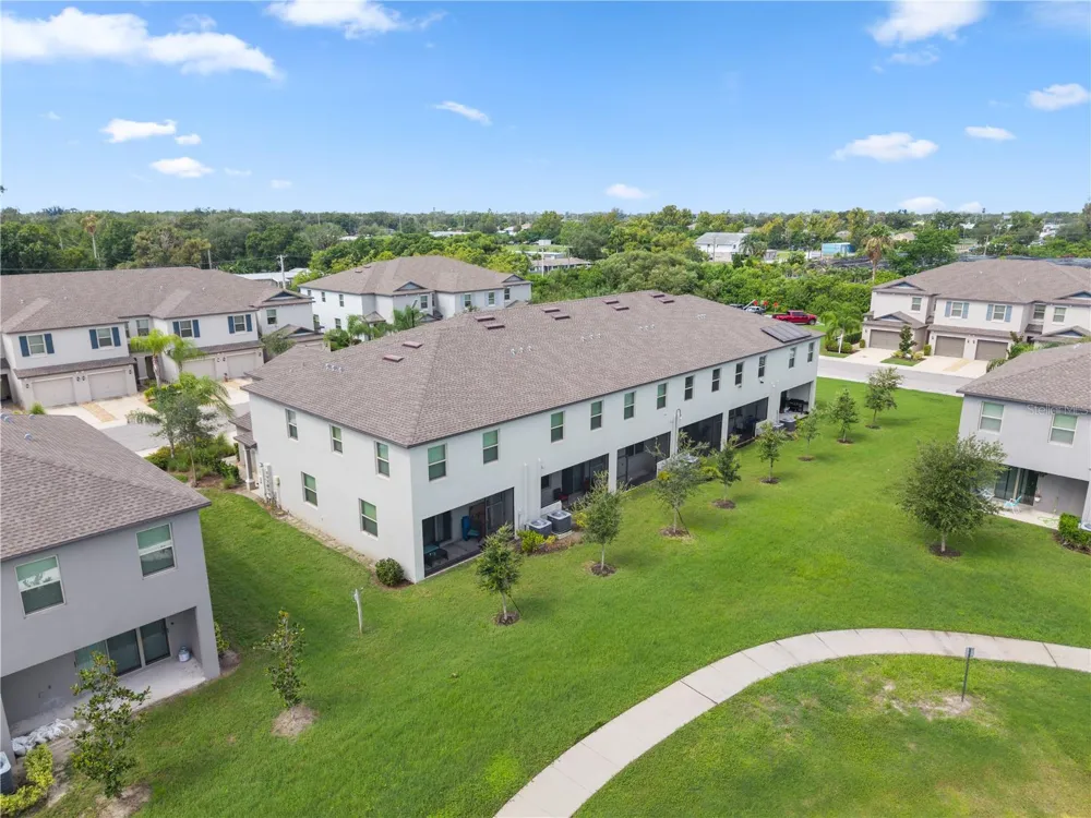 724 ROYAL EMPRESS DRIVE Ruskin, FL 33570
