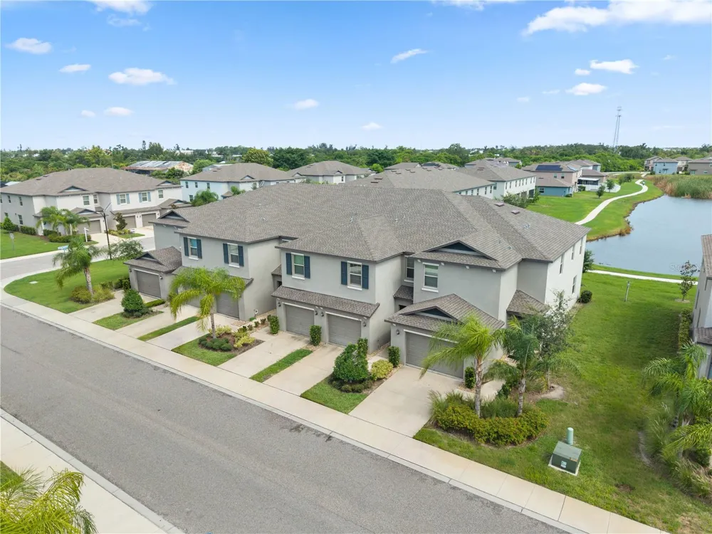 724 ROYAL EMPRESS DRIVE Ruskin, FL 33570