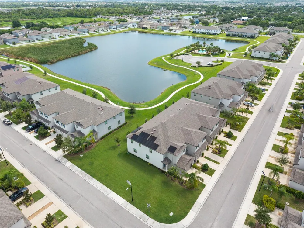 724 ROYAL EMPRESS DRIVE Ruskin, FL 33570
