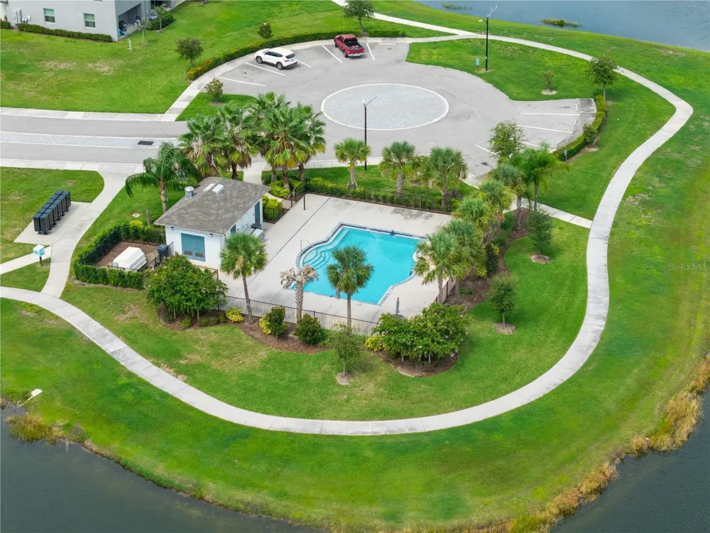 724 ROYAL EMPRESS DRIVE Ruskin, FL 33570