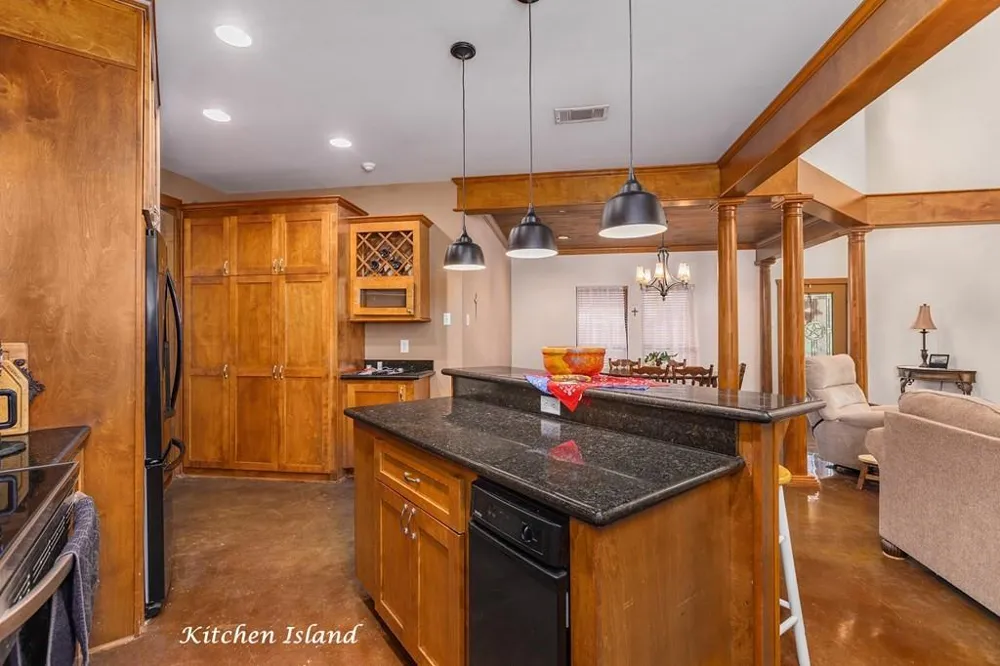 801 Caspers Cove Hudson, TX 75904