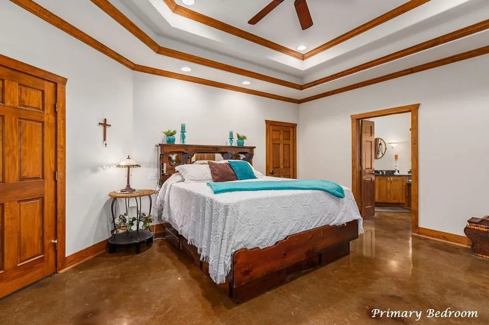 801 Caspers Cove Hudson, TX 75904