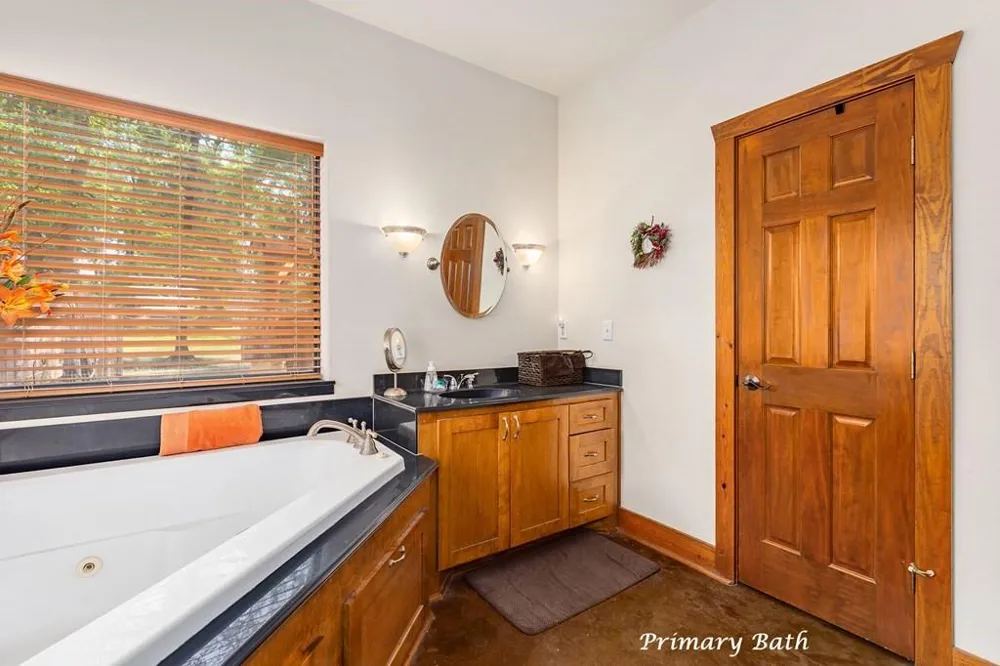 801 Caspers Cove Hudson, TX 75904